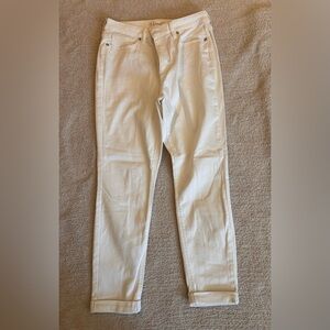 White skinny jeans